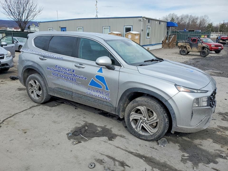 2023 HYUNDAI SANTA FE SE 4