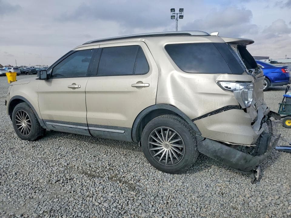 2017 FORD EXPLORER XLT 2