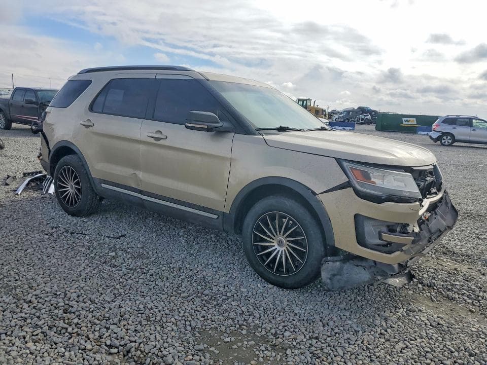 2017 FORD EXPLORER XLT 4