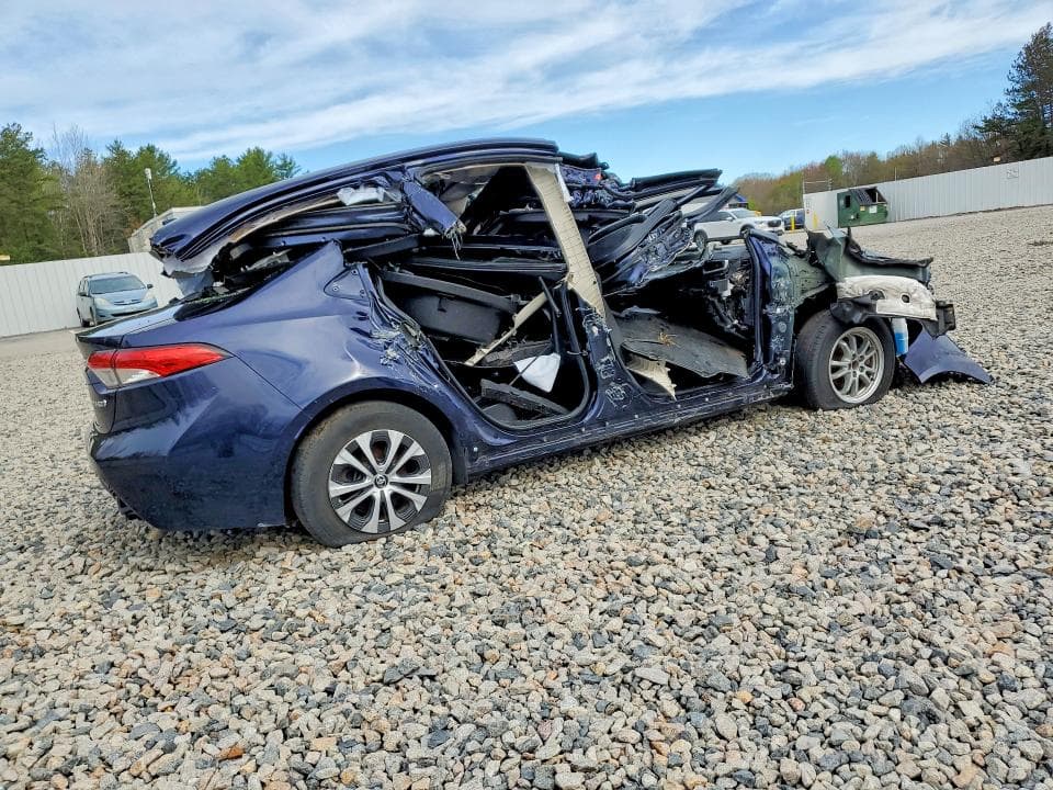 2021 TOYOTA COROLLA LE 3