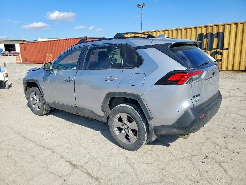 2023 TOYOTA RAV4 XLE 2