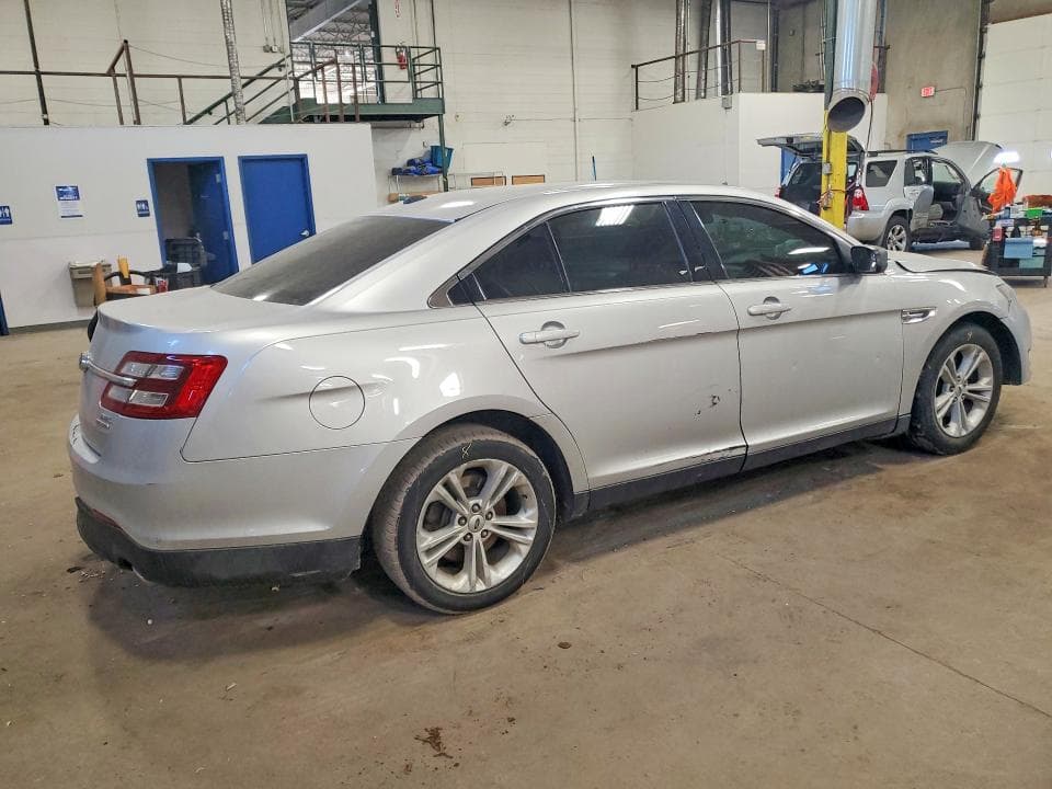 2016 FORD TAURUS SE 3