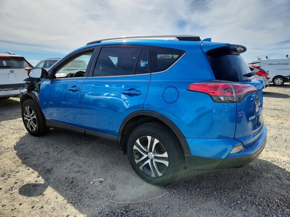 2018 TOYOTA RAV4 LE 2