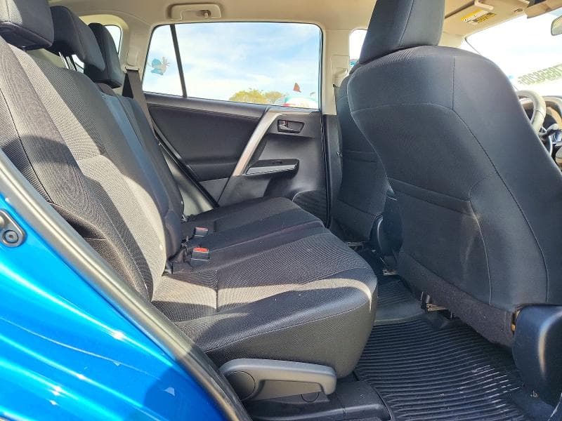 2018 TOYOTA RAV4 LE 11