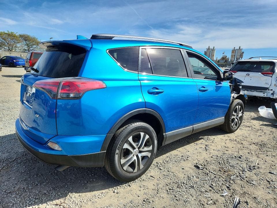 2018 TOYOTA RAV4 LE 3