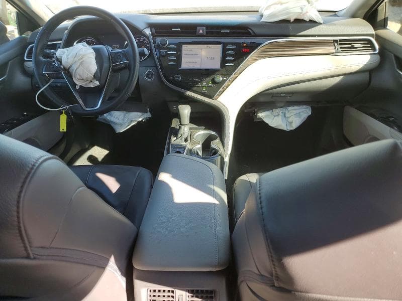 2018 TOYOTA CAMRY L L 8