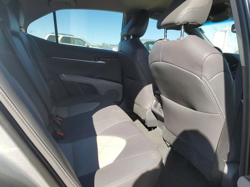 2018 TOYOTA CAMRY L L 10