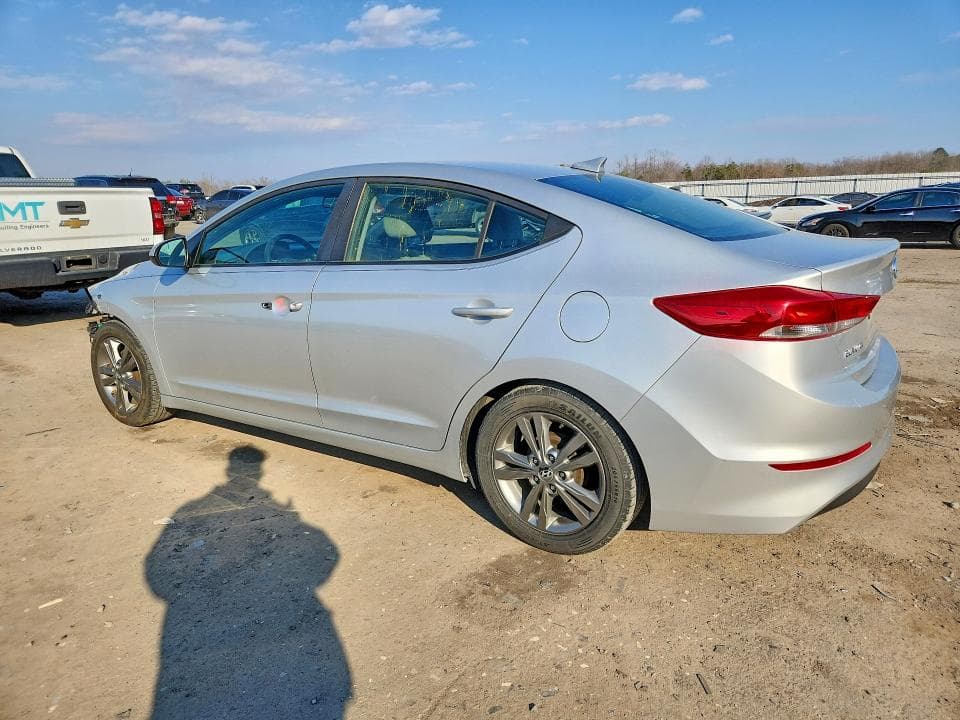 2017 HYUNDAI ELANTRA SE 2