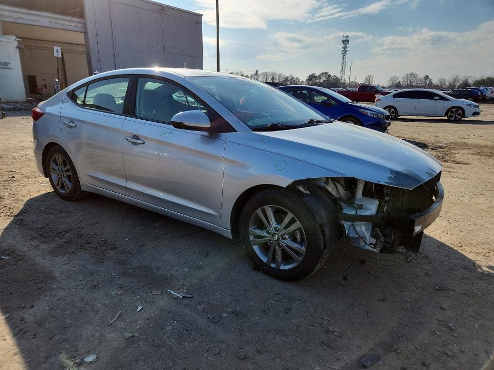 2017 HYUNDAI ELANTRA SE 4