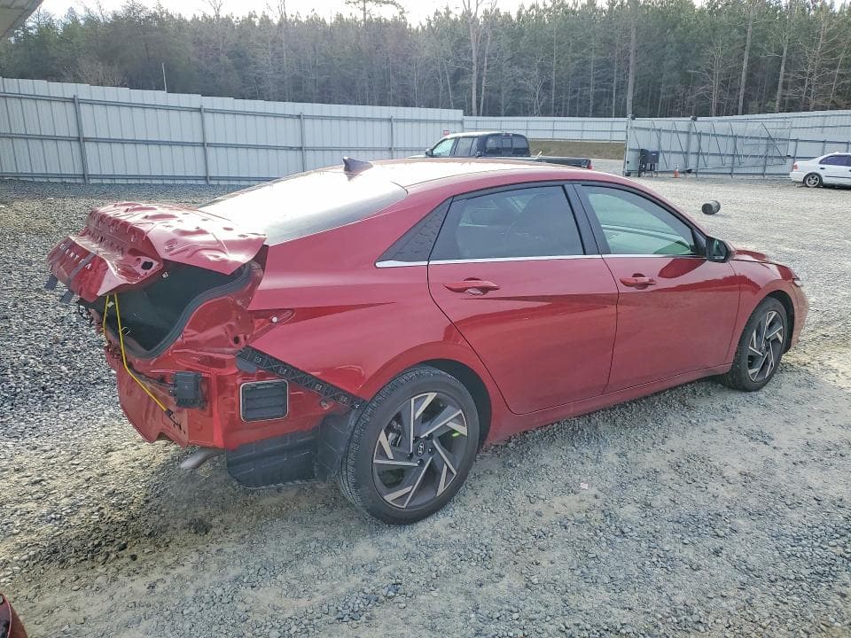 2025 HYUNDAI ELANTRA SE SE 3