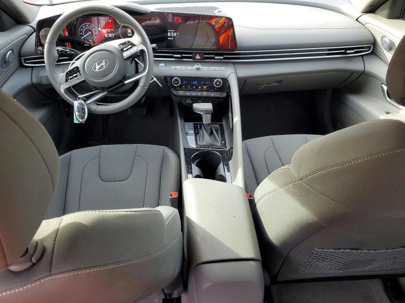 2025 HYUNDAI ELANTRA SE SE 8