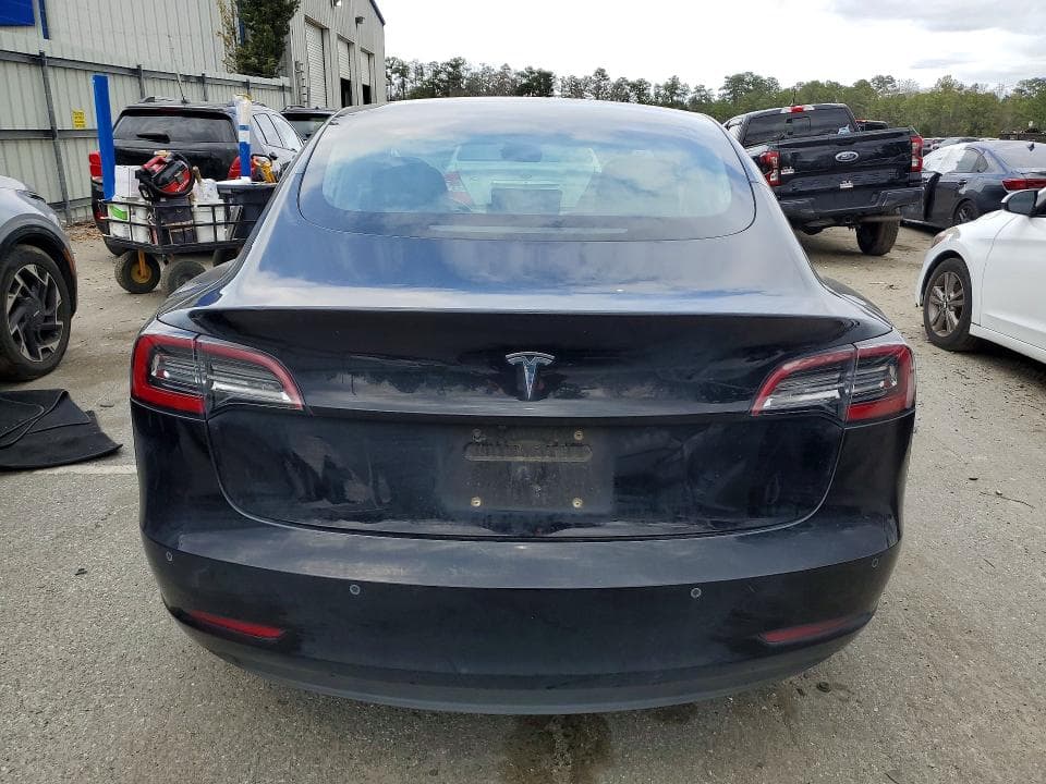 2018 TESLA MODEL 3 6