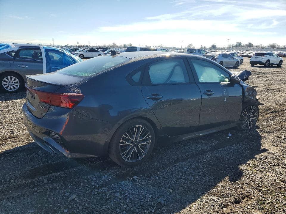 2023 KIA FORTE GT LINE 3