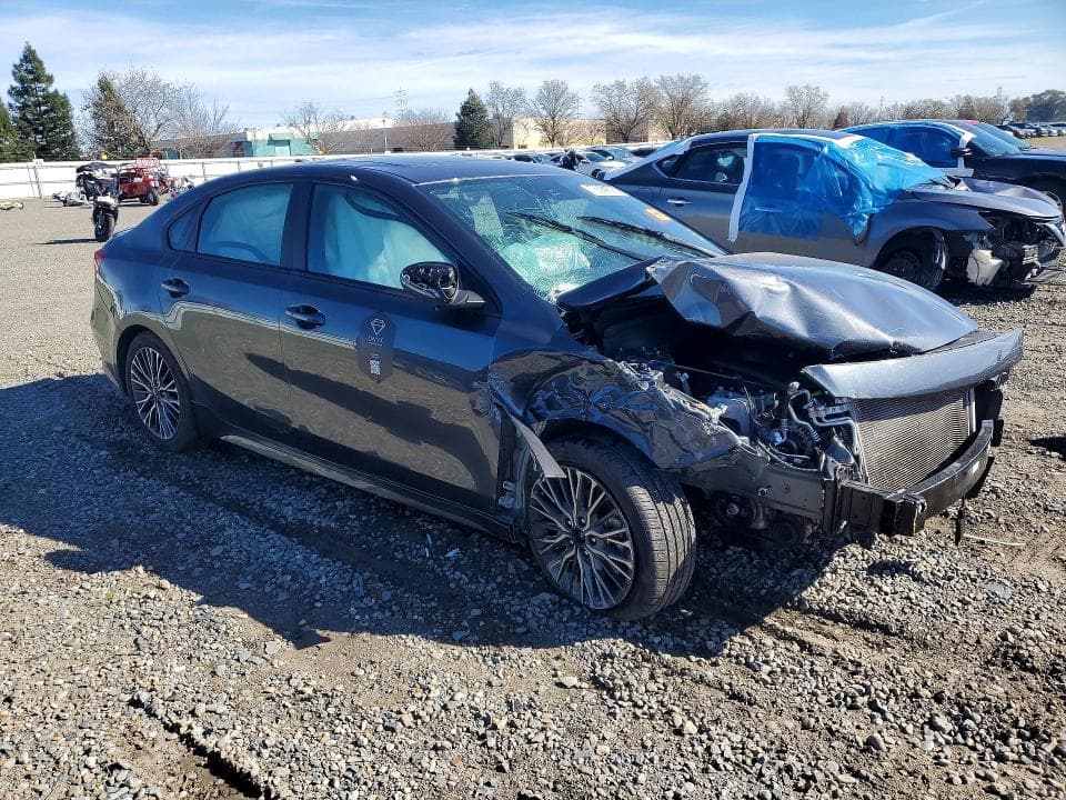 2023 KIA FORTE GT LINE 4