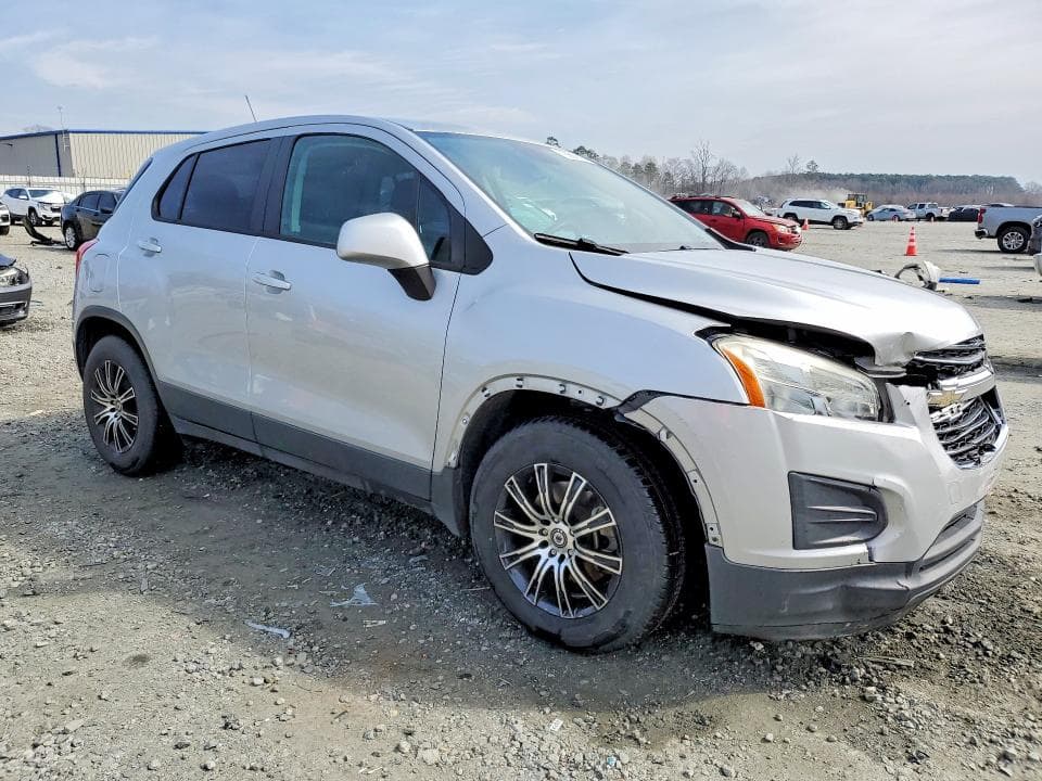 2016 CHEVROLET TRAX 4