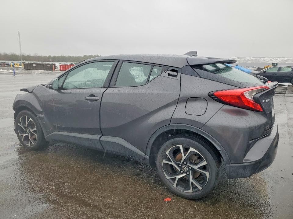 2019 TOYOTA C-HR XLE XLE 2