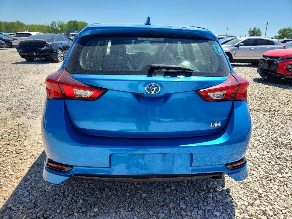 2018 TOYOTA COROLLA IM 6