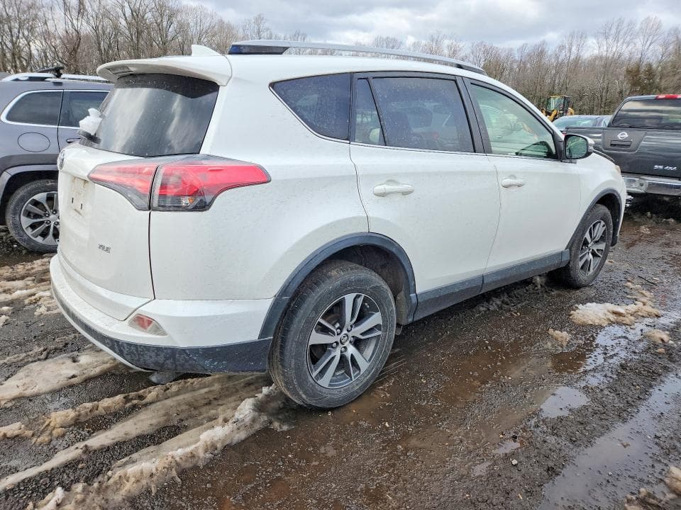 2016 TOYOTA RAV4 XLE XLE 3