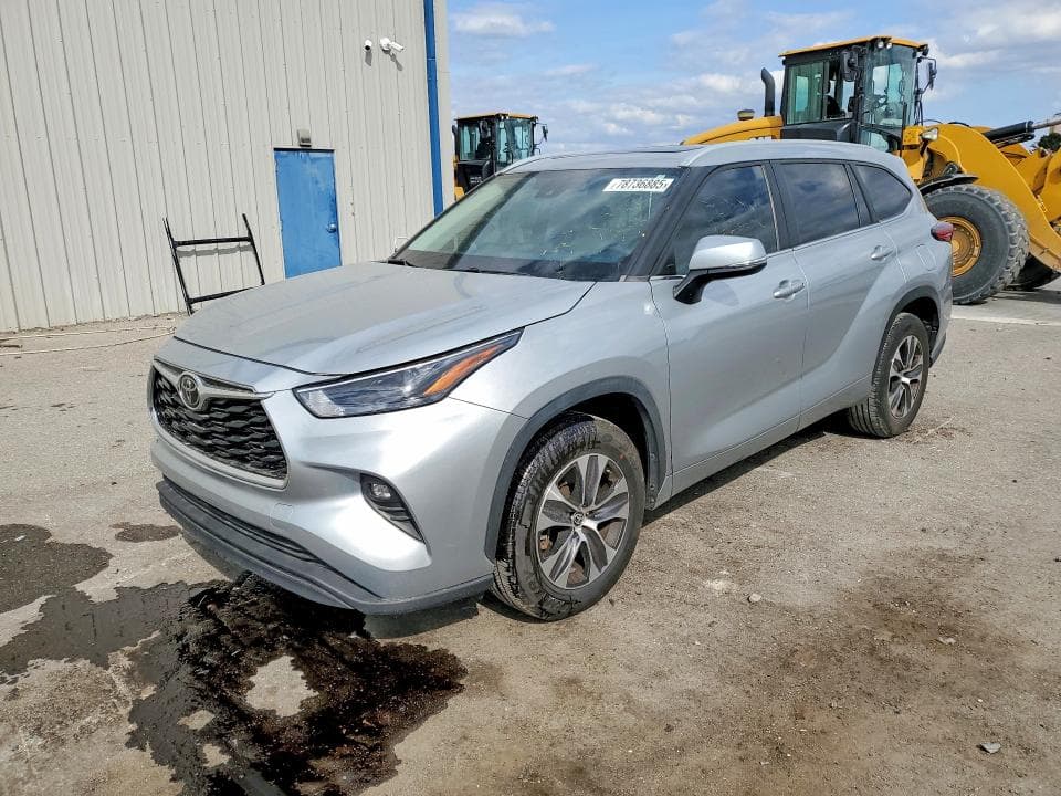 2023 TOYOTA HIGHLANDER XLE - 1