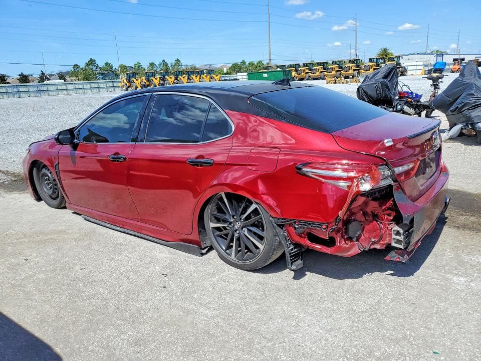 2018 TOYOTA CAMRY XSE 2
