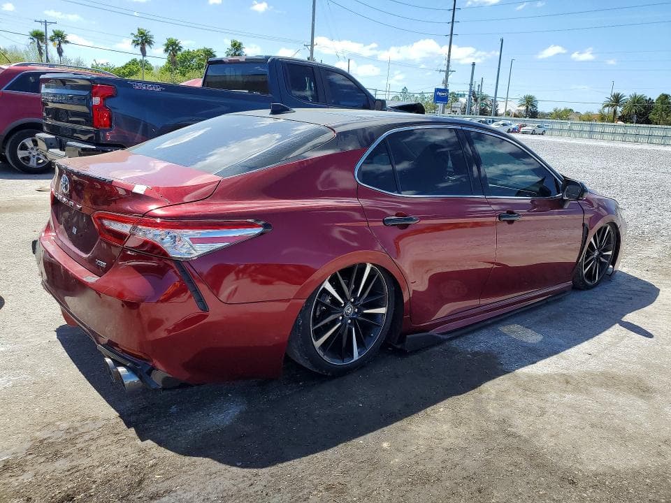 2018 TOYOTA CAMRY XSE 3