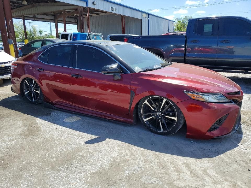 2018 TOYOTA CAMRY XSE 4