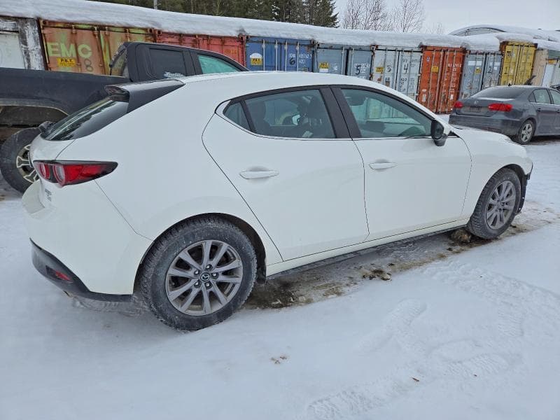 2021 MAZDA 3 SELECT 3