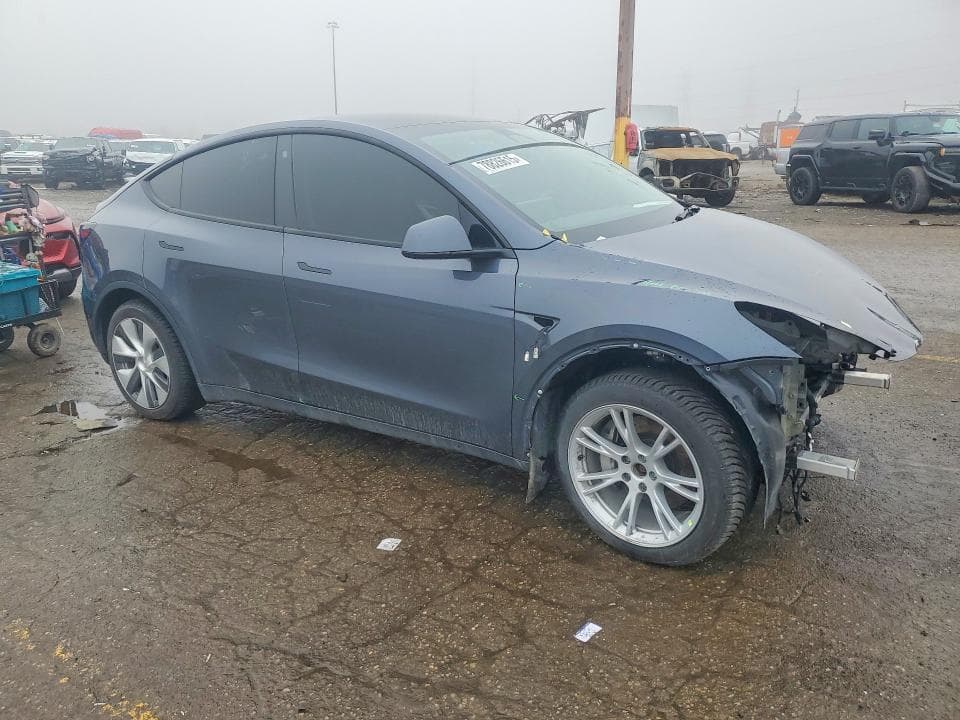 2023 TESLA MODEL Y 4
