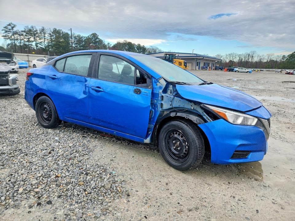 2020 NISSAN VERSA SV 4