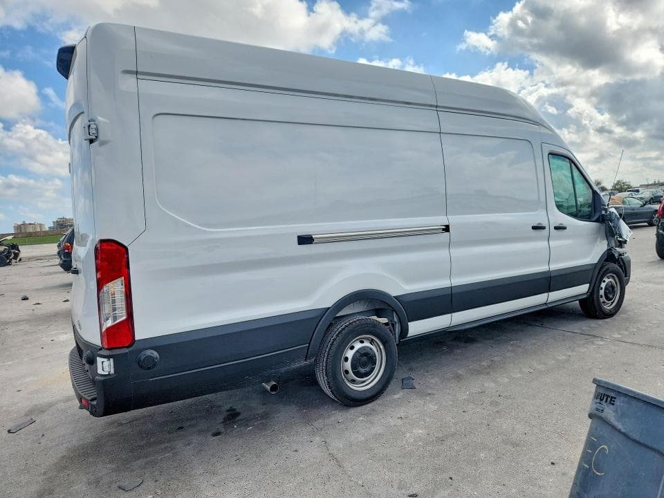 2026 FORD TRANSIT T-250 3