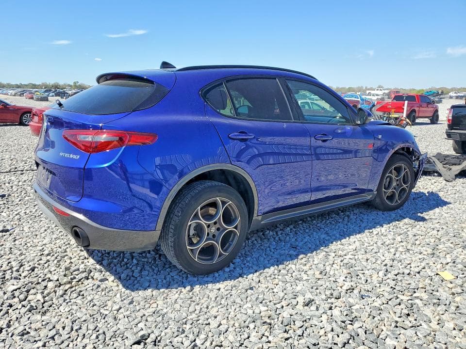 2022 ALFA ROMEO STELVIO TI 3