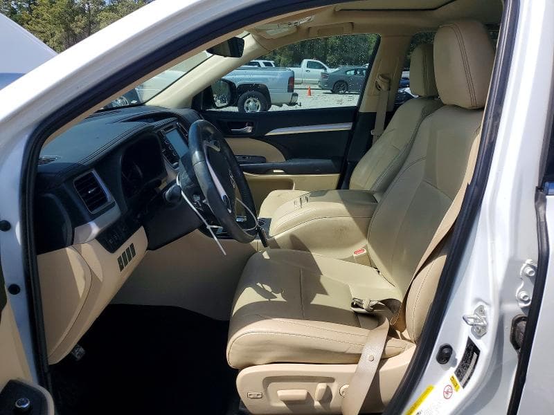 2019 TOYOTA HIGHLANDER 7