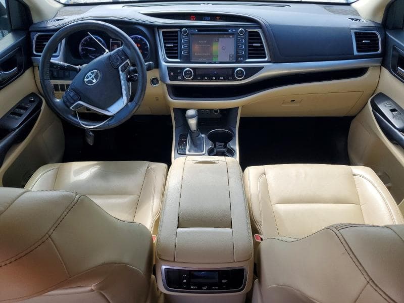 2019 TOYOTA HIGHLANDER 8
