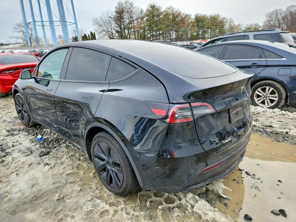 2025 TESLA MODEL Y 3
