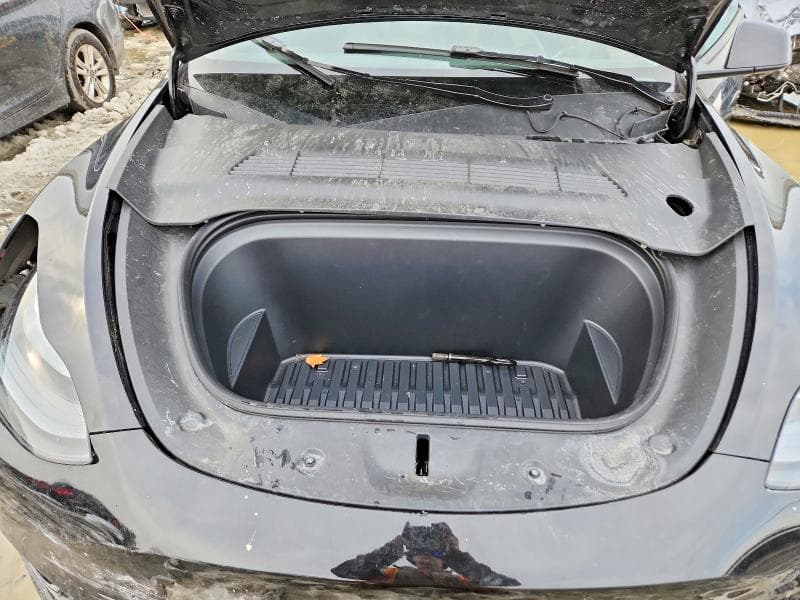 2025 TESLA MODEL Y 12