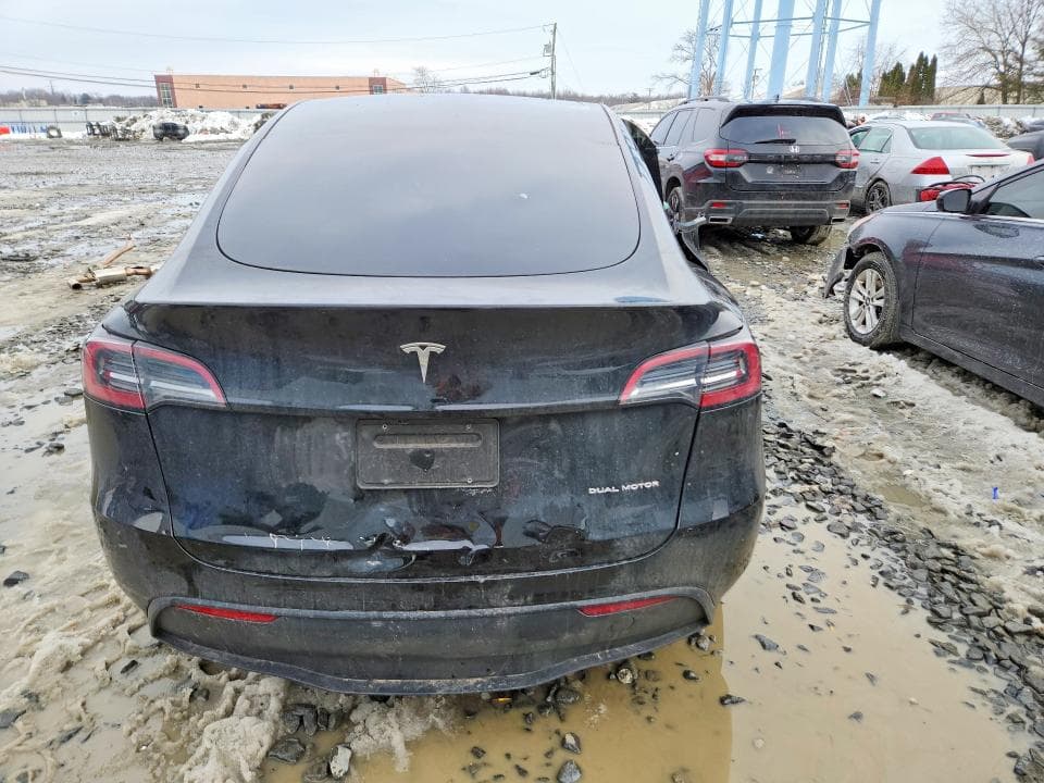 2025 TESLA MODEL Y 7