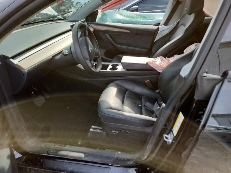 2025 TESLA MODEL Y 8