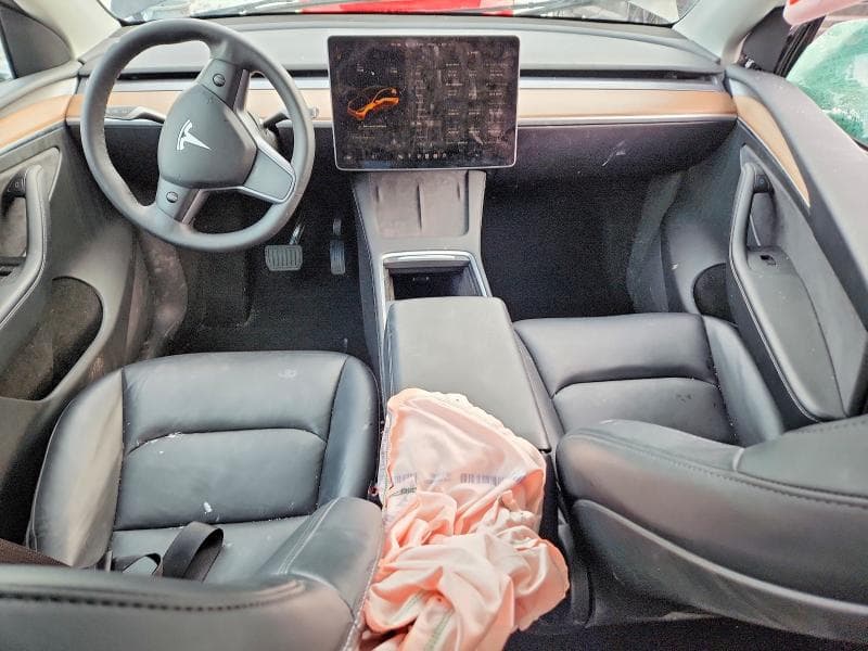 2025 TESLA MODEL Y 9