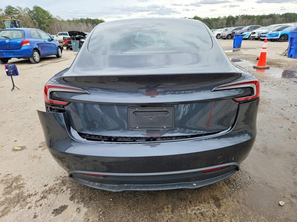 2025 TESLA MODEL 3 6
