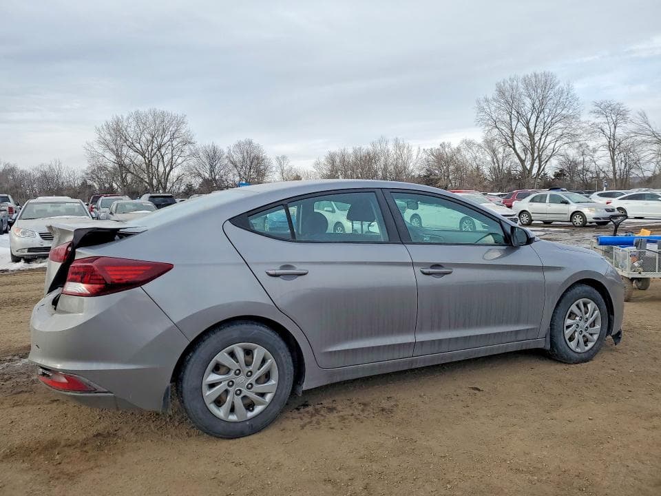2020 HYUNDAI ELANTRA SE 3