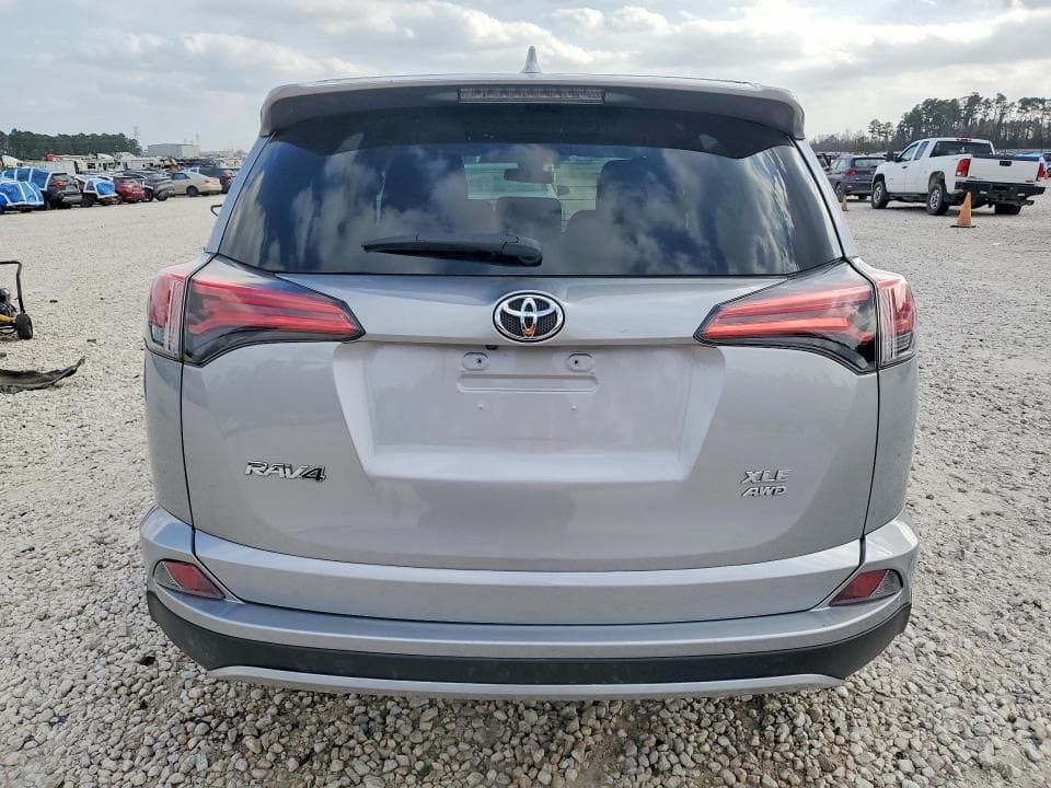 2018 TOYOTA RAV4 XLE XLE 6