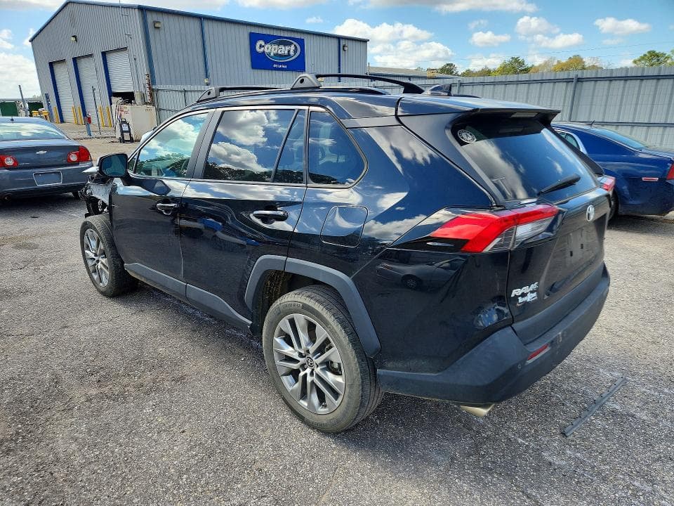 2023 TOYOTA RAV4 XLE PREMIUM 2