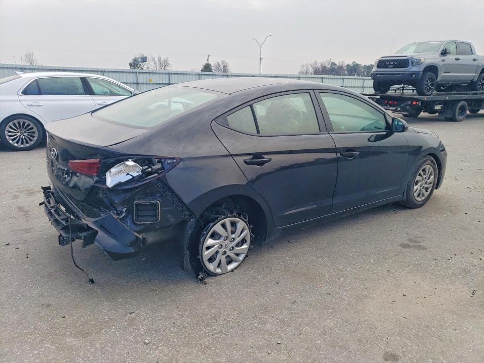 2020 HYUNDAI ELANTRA SE SE 3