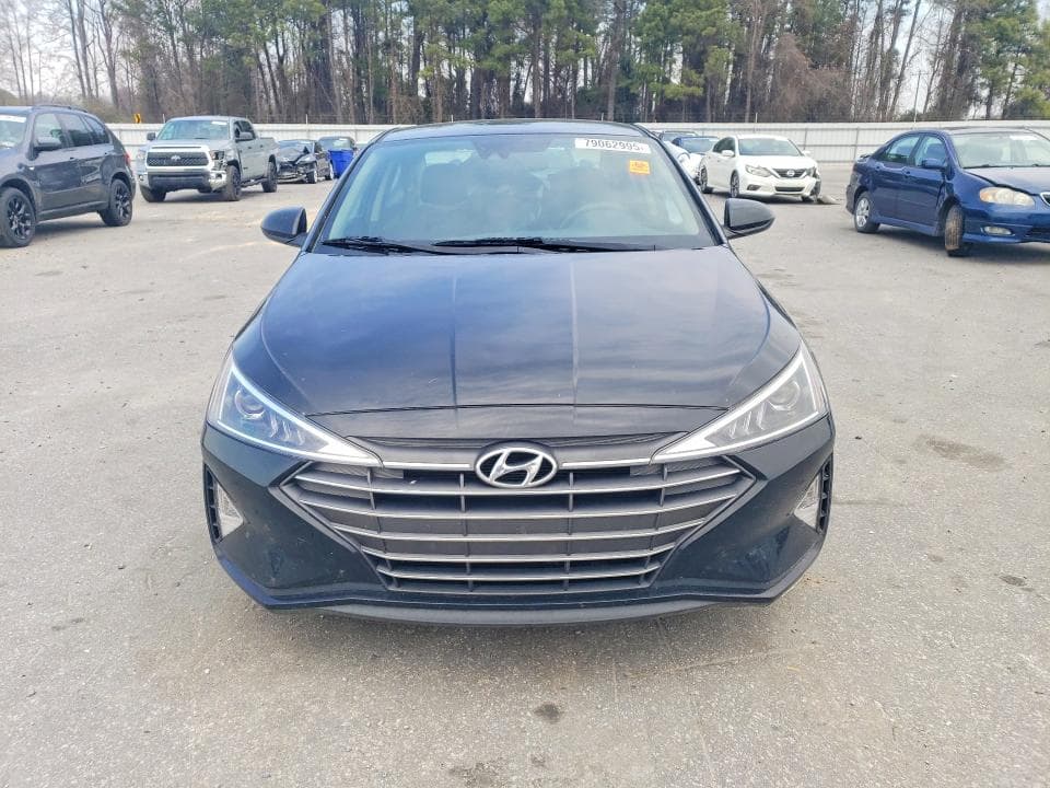2020 HYUNDAI ELANTRA SE SE 5