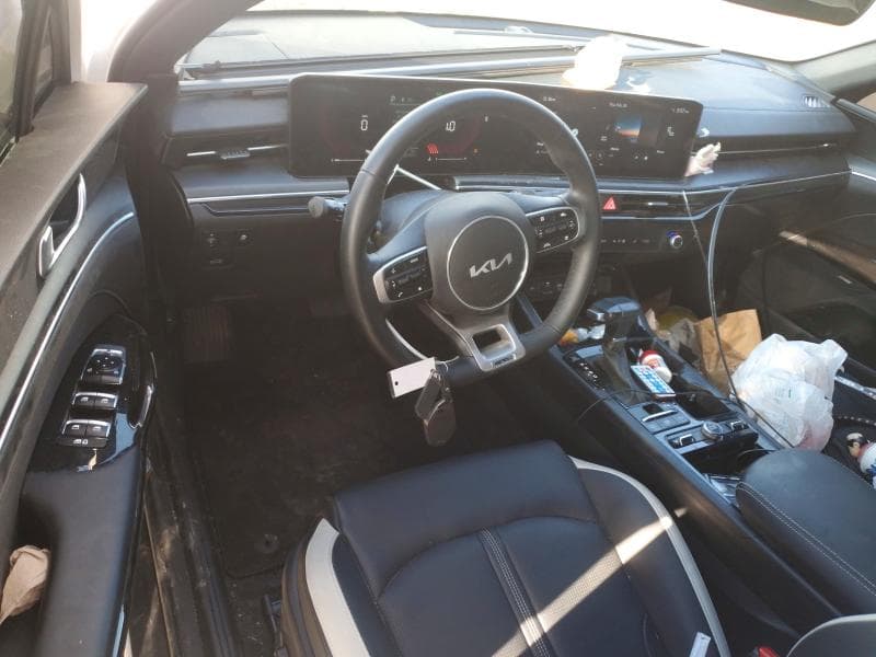 2025 KIA K5 8