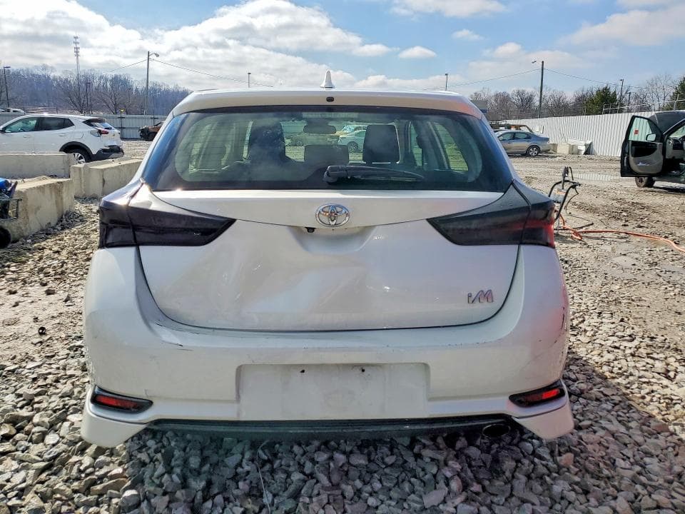 2017 TOYOTA COROLLA IM BASE 6