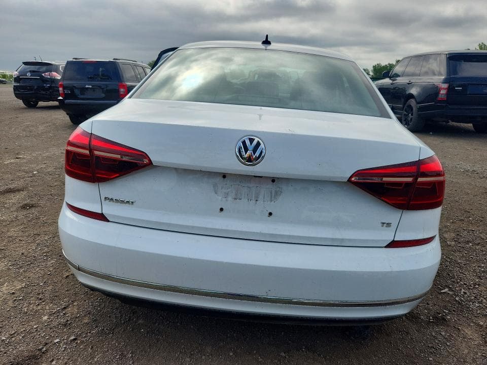 2018 VOLKSWAGEN PASSAT S S 6