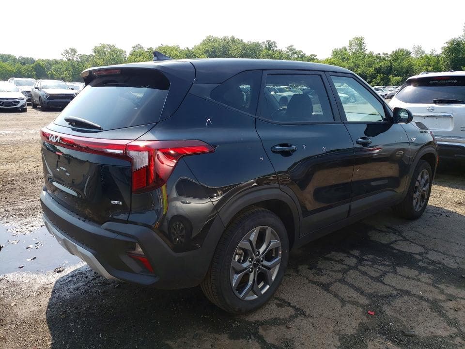 2026 KIA SELTOS LX 3
