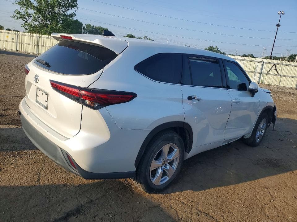 2022 TOYOTA HIGHLANDER L 3