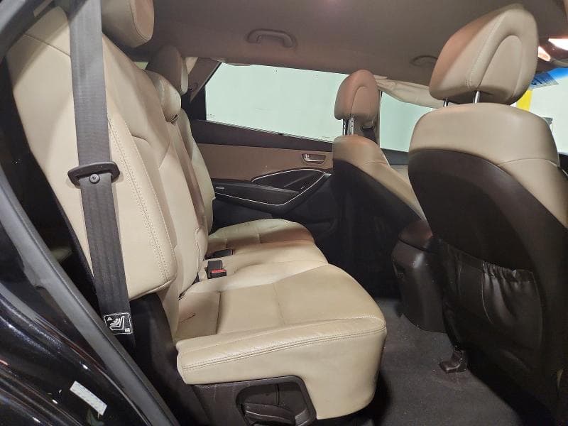2017 HYUNDAI SANTA FE SE 11